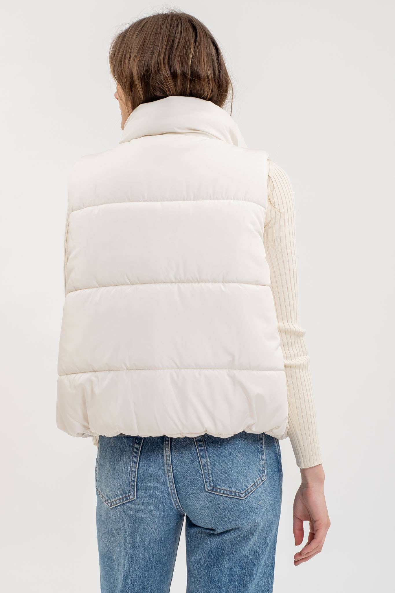 Après Ski Zip Up Puffer Vest: Ivory