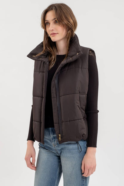 Après Ski Zip Up Puffer Vest: Ivory