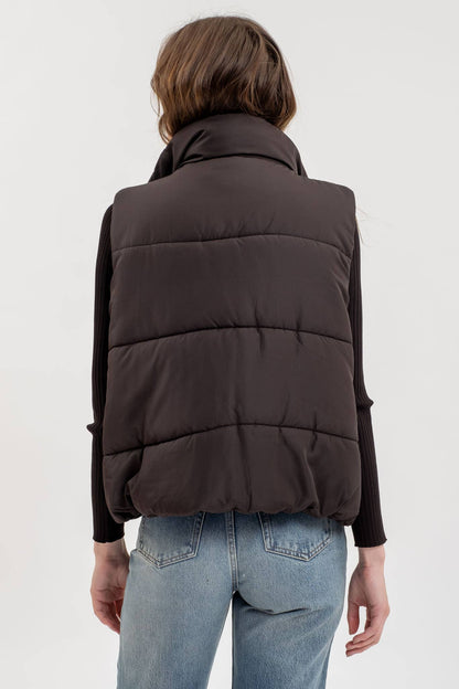 Après Ski Zip Up Puffer Vest: Ivory